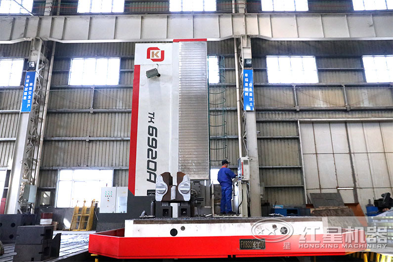用戶來廠參觀，河南時產(chǎn)300噸建筑移動破碎車廠家實力雄厚，歡迎來購