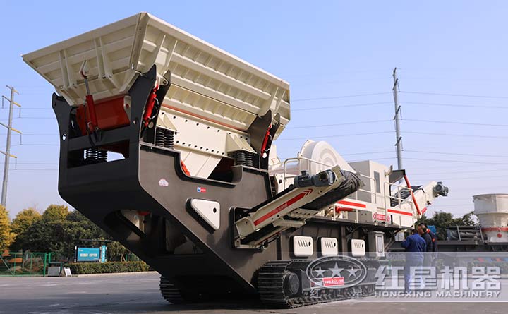 履帶式移動(dòng)型鄂式破碎機(jī)